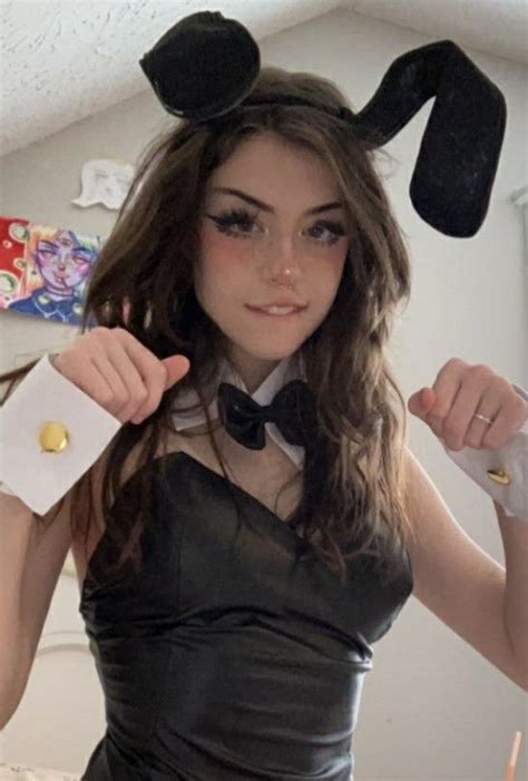 Bunnie (u/BunnyBr4t)